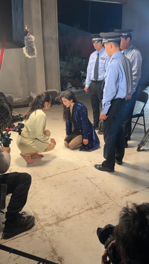 短剧拍摄 “片场趣事”：演员笑场 NG 的高能瞬间​