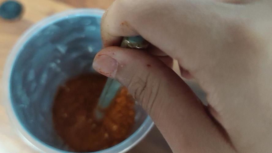切辣椒后用牛奶洗手原理