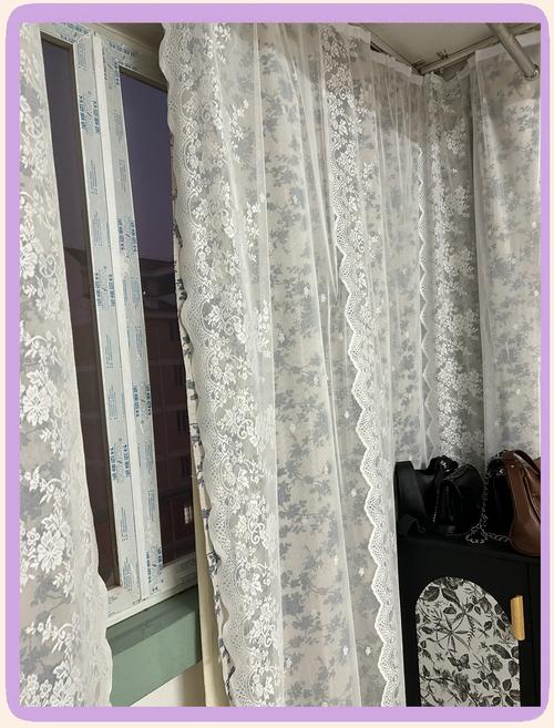 窗帘改造围裙：可调节背带与口袋布局设计​