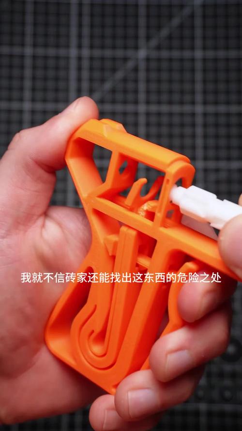 手机充电口松动加固：牙签 + 胶水应急处理​