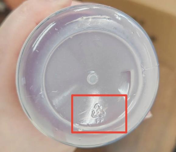 塑料瓶底数字秘密：1-7号分别代表什么材质？安全吗？