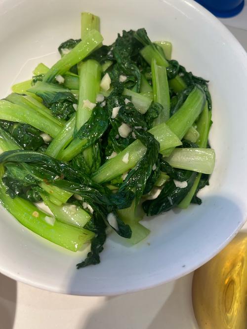 家常炒青菜：大火快炒，保持脆嫩不发黄​