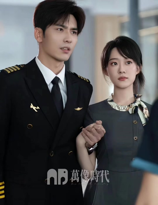 《机长先生雷雨请绕行》热播短剧免费在线观看